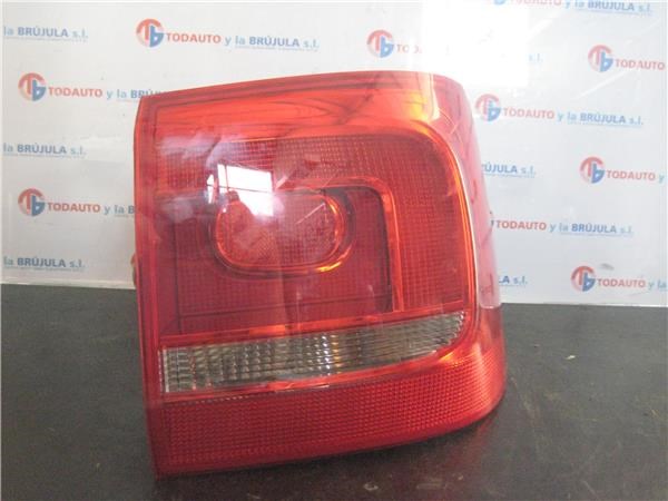 Lanterna traseira direita externa 1T0945096R VAG