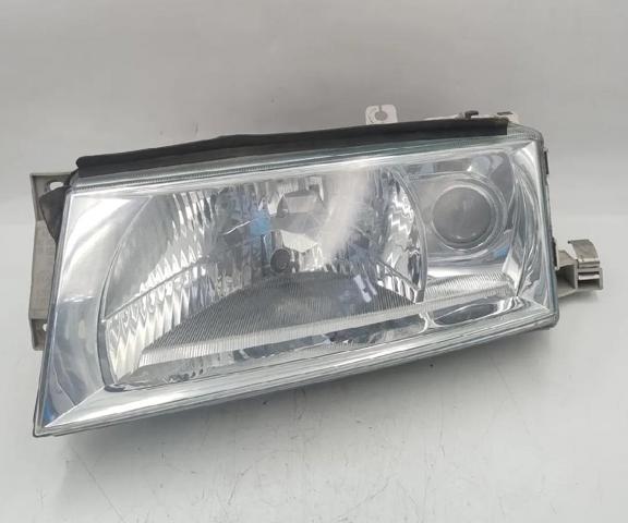 Luz esquerda 1U1941017N VAG