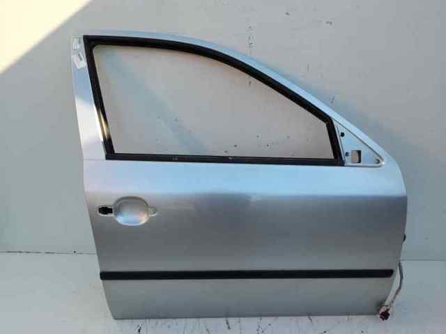 Porta dianteira direita 1U4831052 VAG