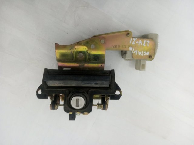 Puxador externo de tampa de porta-malas (de 3ª/5ª porta traseira) 1U6827565C VAG