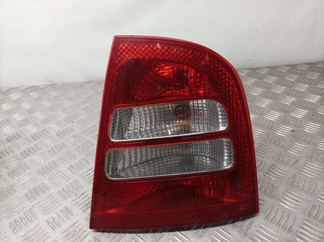 Lanterna traseira direita 1U6945096 VAG