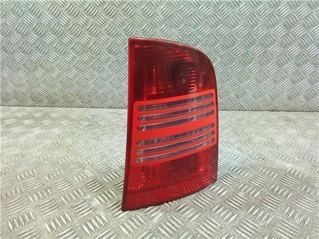 Lanterna traseira direita 1U9945096 VAG