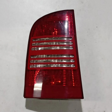 Lanterna traseira esquerda 1U9945111 VAG
