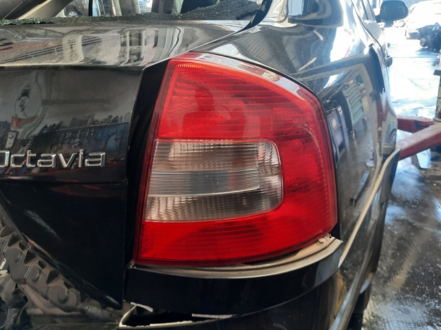 Lanterna traseira direita 1Z5945096B VAG