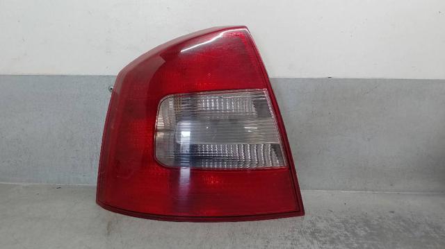 Lanterna traseira esquerda 1Z5945111A VAG