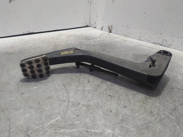 Pedal de embraiagem 2022901416 MERCEDES