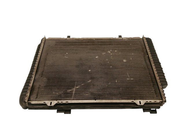Radiador de esfriamento de motor 2025003203 MERCEDES