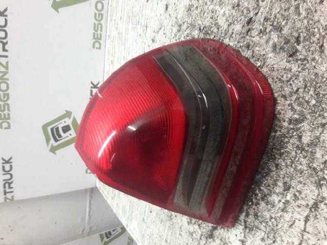 Lanterna traseira direita 2028201064R MERCEDES