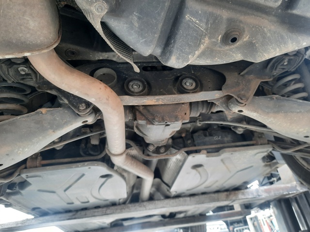 Viga de suspensão traseira (plataforma veicular) 2033505708 MERCEDES
