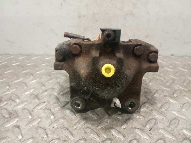 Suporte do freio traseiro direito 2034232098 MERCEDES