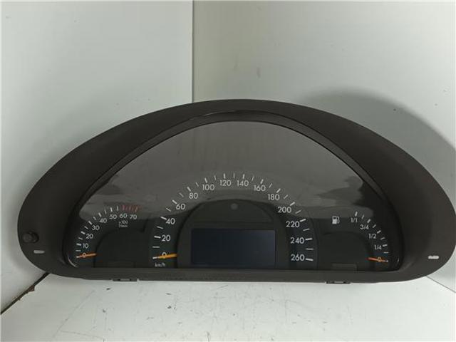Painel de instrumentos (quadro de instrumentos) 2035402647 MERCEDES