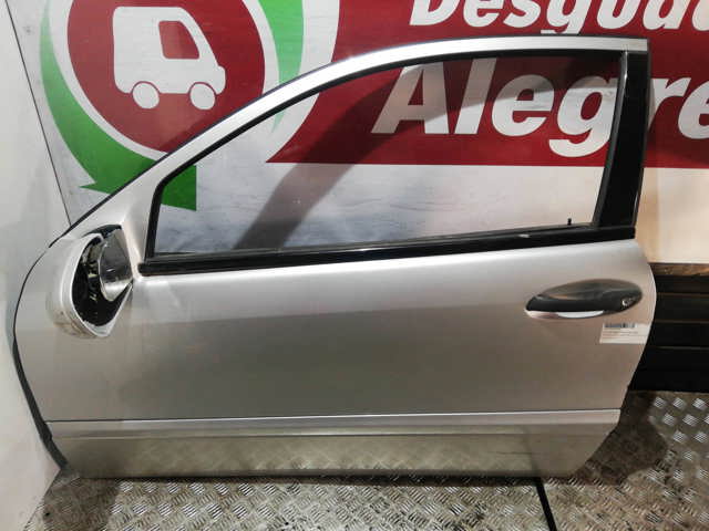 Porta dianteira esquerda para Mercedes C CL203