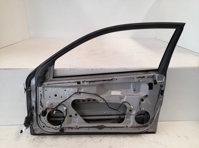 Porta dianteira direita 2037201605 MERCEDES