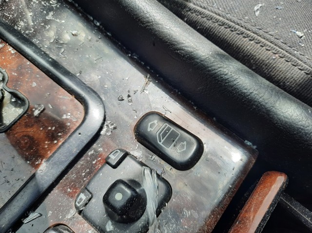 2038200210 Mercedes