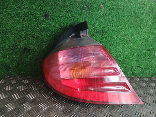 Lanterna traseira esquerda 2038200564 MERCEDES