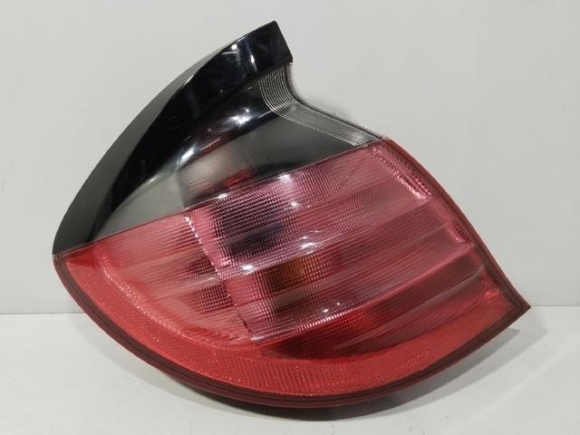Lanterna traseira esquerda 2038200564 MERCEDES