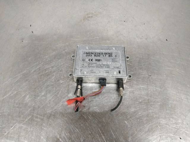 Reforçador do sinal de antena 2038201785 MERCEDES