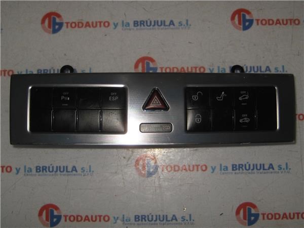 2038701810 Mercedes