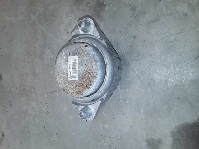 Coxim (suporte) esquerdo/direito de motor 2042402317 MERCEDES