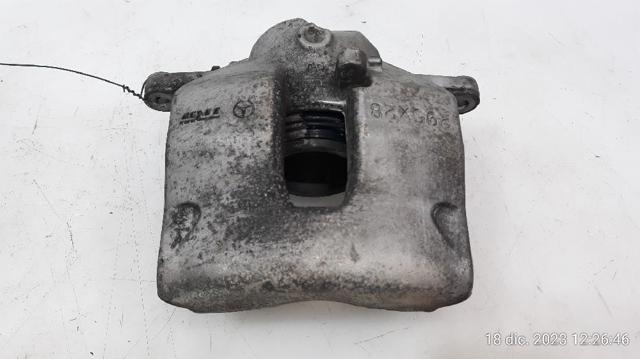 Suporte do freio dianteiro esquerdo 2044212181 MERCEDES