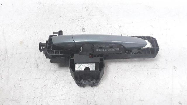 Maçaneta externa dianteira/traseira da porta direita 20476002709999 MERCEDES