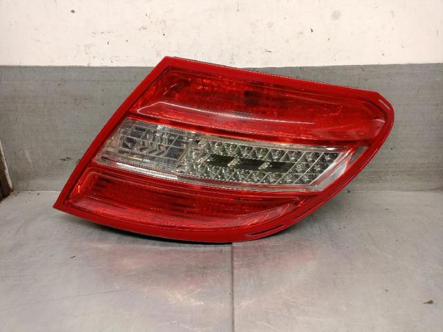 Lanterna traseira direita 2048202064 MERCEDES