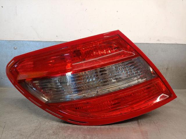 Lanterna traseira esquerda 2048202964 MERCEDES