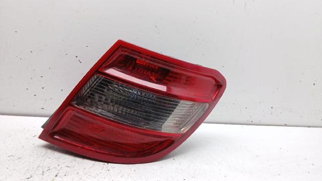 Lanterna traseira direita 2048206564 MERCEDES