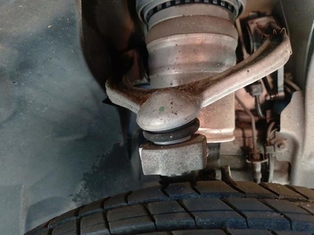 Braço oscilante superior direito de suspensão dianteira 2053305601 MERCEDES
