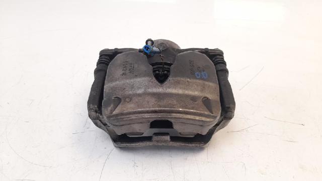 Suporte do freio dianteiro direito 2054210281 MERCEDES