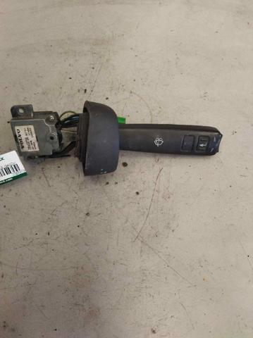 Comutador direito instalado na coluna da direção 20553738 VOLVO