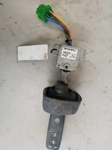 Comutador direito instalado na coluna da direção 20553738 VOLVO