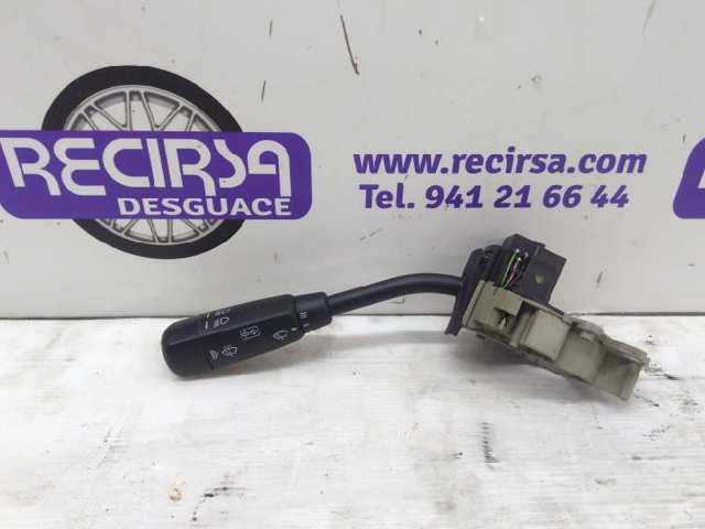Comutador esquerdo instalado na coluna da direção 2085450010 MERCEDES