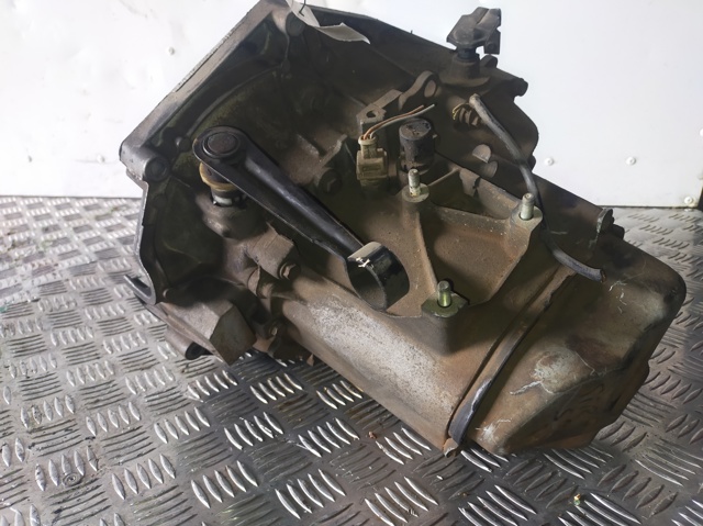 20CE28 Peugeot/Citroen