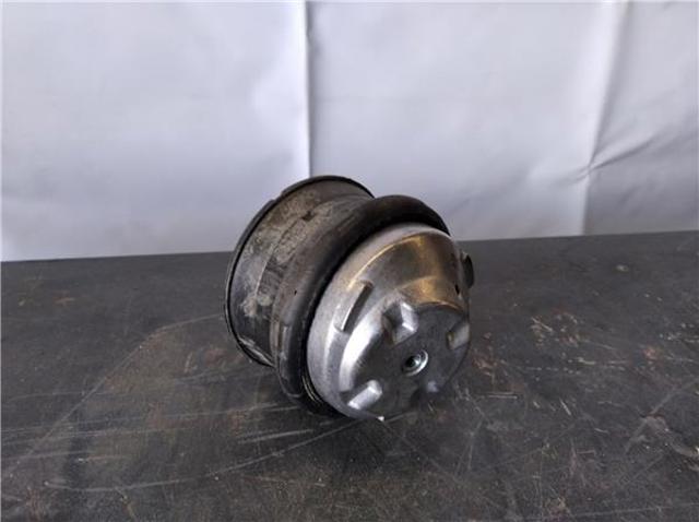 Coxim (suporte) direito de motor 2102402417 MERCEDES