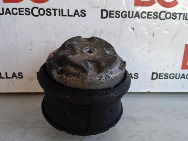 Coxim (suporte) direito de motor 2102402417 MERCEDES
