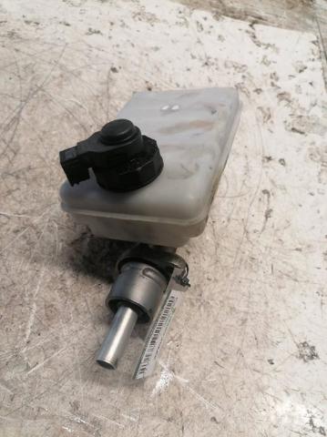Cilindro mestre do freio 21027999 IVECO