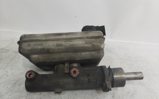 Cilindro mestre do freio 21027999 IVECO