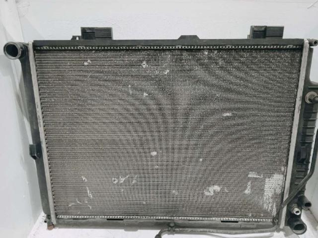 Radiador de esfriamento de motor 2105002803 MERCEDES