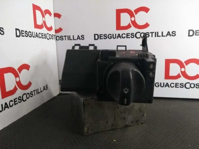 Comutador das luzes no "painel de instrumentos" 2105451404 MERCEDES