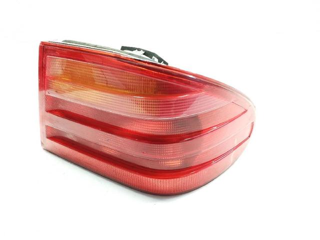 Lanterna traseira direita externa 2108204464 MERCEDES