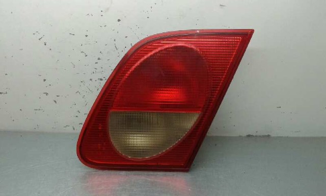 Lanterna traseira direita externa 2108204464 MERCEDES