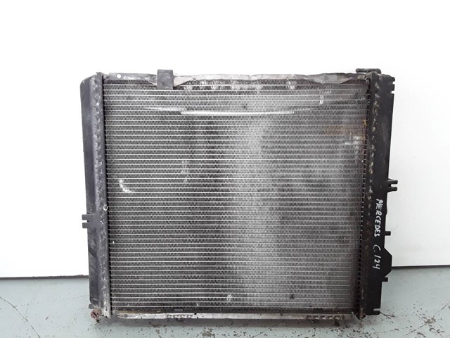 Radiador de esfriamento de motor 2108881 MERCEDES