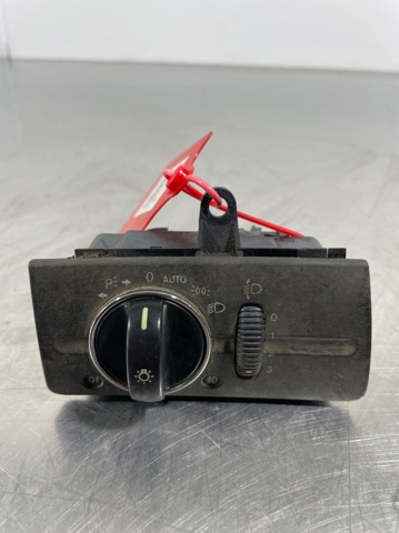 Comutador das luzes no "painel de instrumentos" 2115450304 MERCEDES