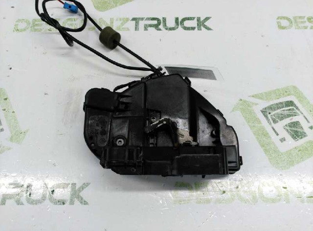Fecho da porta traseira esquerda 2117300535 MERCEDES