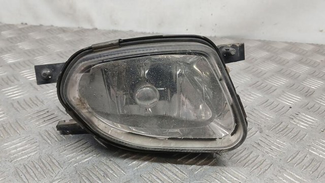 Luzes de nevoeiro direitas 2118200656 MERCEDES
