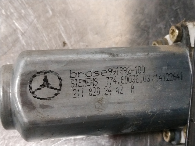 Motor de acionamento de vidro da porta traseira direita 2118202442 MERCEDES