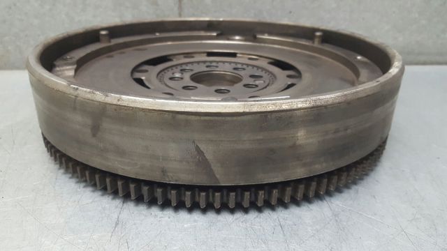 21211223712 BMW