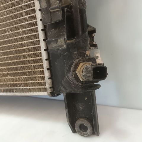 Radiador de esfriamento de motor 214103NL2A NISSAN