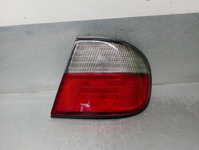 Lanterna traseira direita externa 21519B4RUE NISSAN